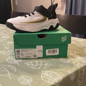 GIANNIS IMMORTALITY Nike Kids White/Black/Gold Basketball Sneakers